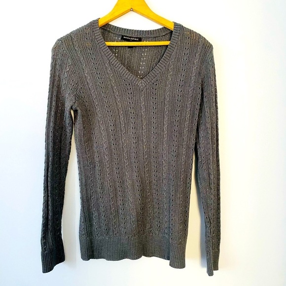 Banana Republic Factory Size S Gray Open Knit Shimmer Pullover V-Neck Sweater - Picture 1 of 7
